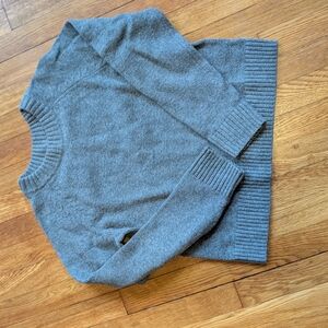 GAP Women's Classic Gray Crewneck Sweater